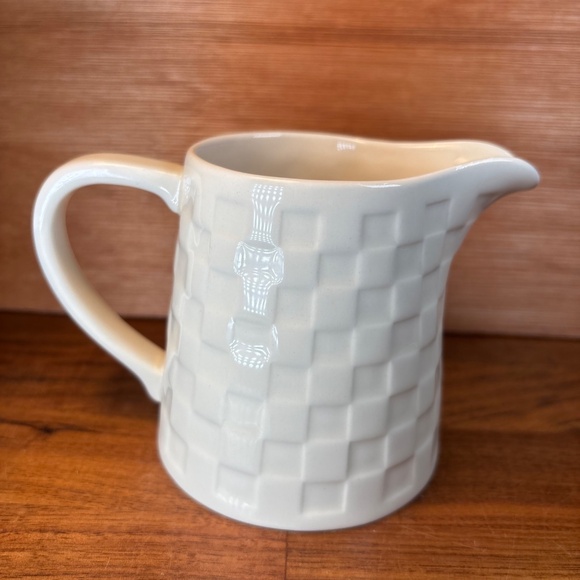 10 Strawberry Street White Creamer Sauce Server Basket Weave Porcelain 3.5” - Picture 3 of 9